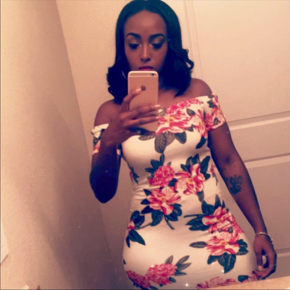 Floral bodycon dress size medium